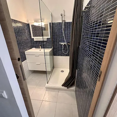 2 Pieces Renove Avec Terrasse Et Climatisation A Port Camargue - Fr-1-731-152 아파트 *